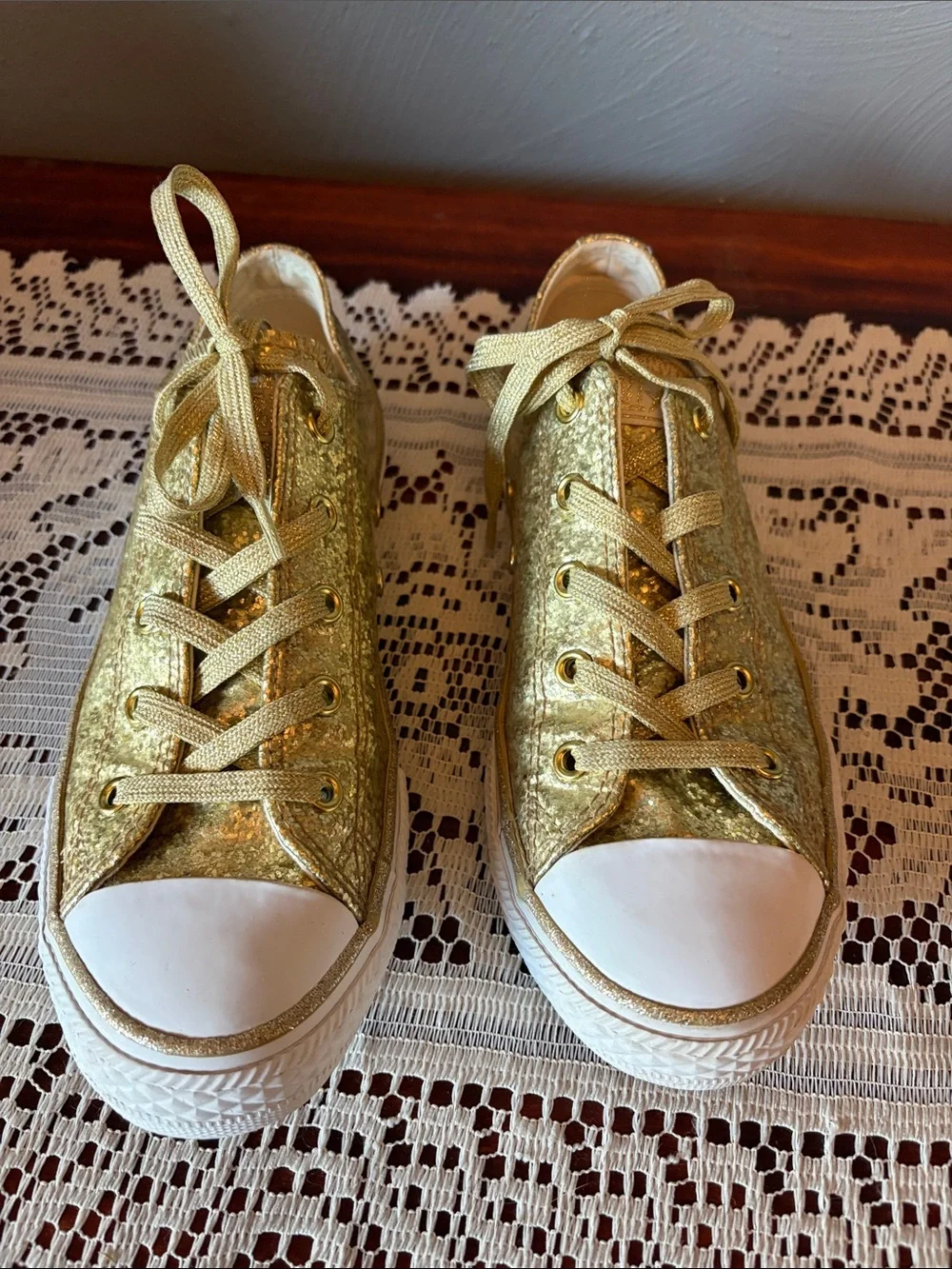 Converse sparkling gold